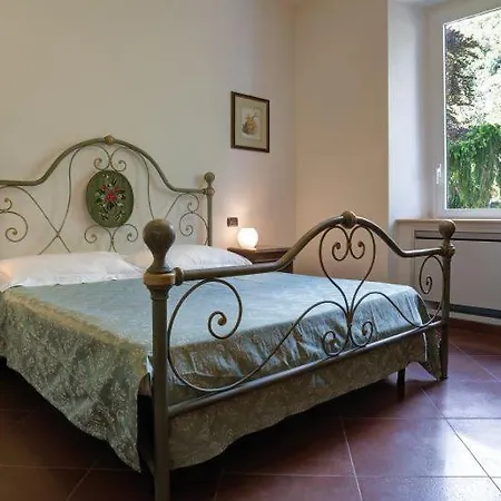 فيلة Sleeps 11 Pool Air Con Wifi Oliveto Lario