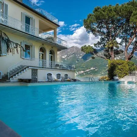 Sleeps 11 Pool Air Con Wifi