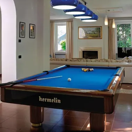 Sleeps 11 Pool Air Con Wifi Oliveto Lario