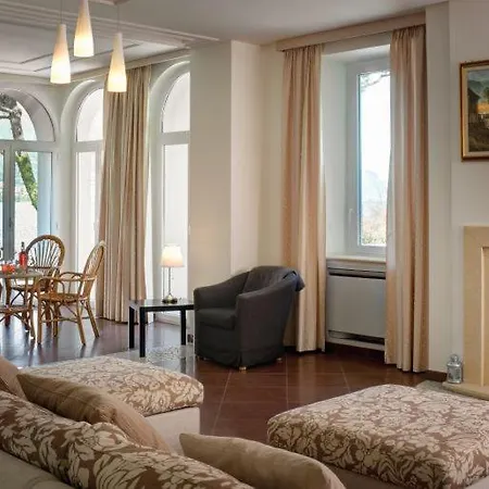 Sleeps 11 Pool Air Con Wifi 빌라