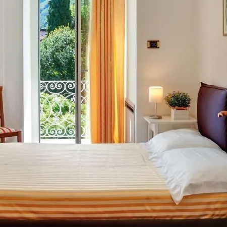 Sleeps 11 Pool Air Con Wifi * Oliveto Lario